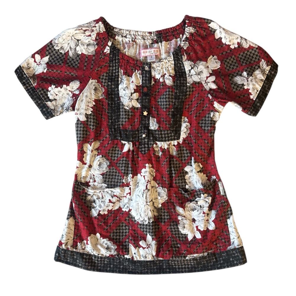 Koi by Kathy Peterson Bella Scrub Top Red Black White Floral Novelty Buttons SM